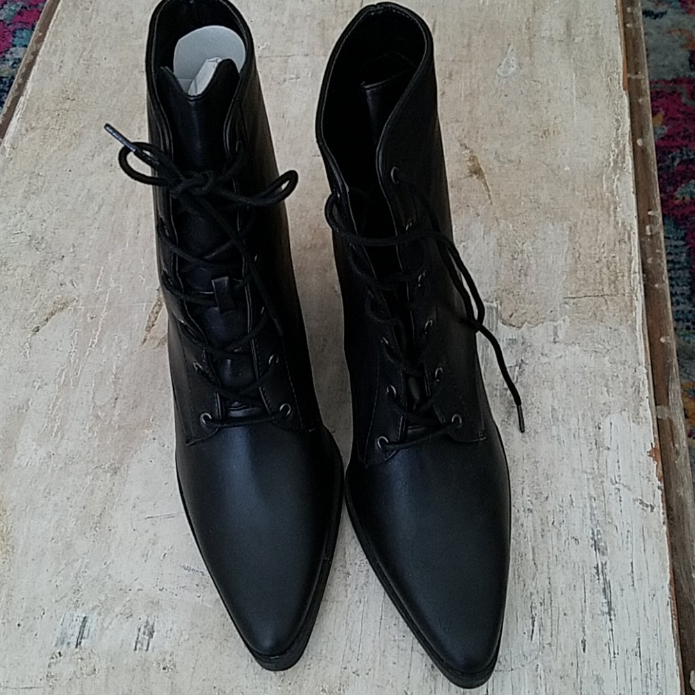 Black Qupid boots